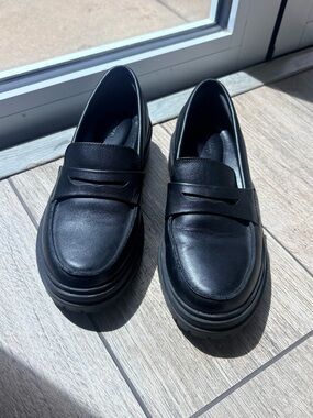 Quince Lug Sole Loafers
